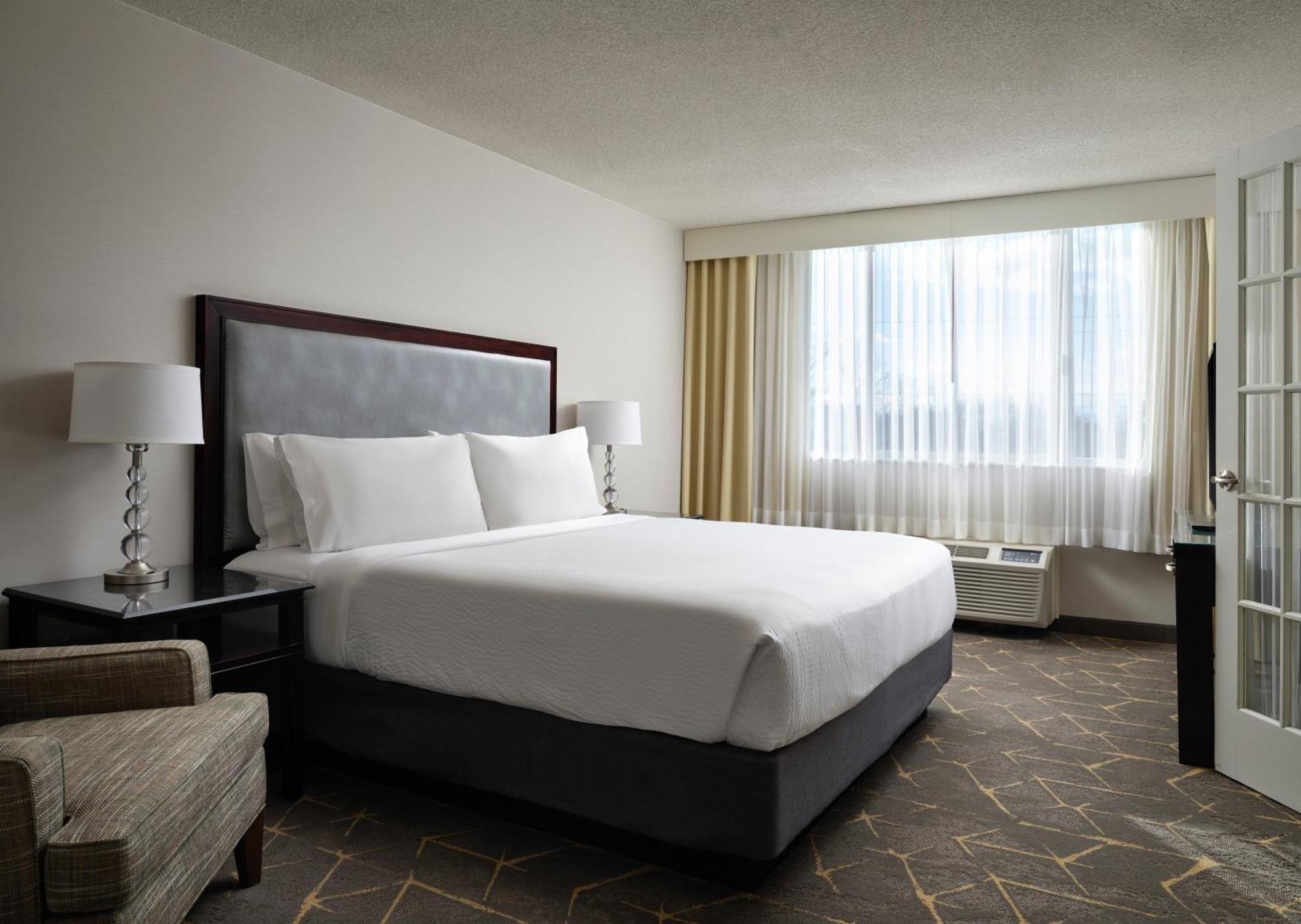 Holiday Inn & Suites Marlborough, An Ihg Hotel Exterior foto